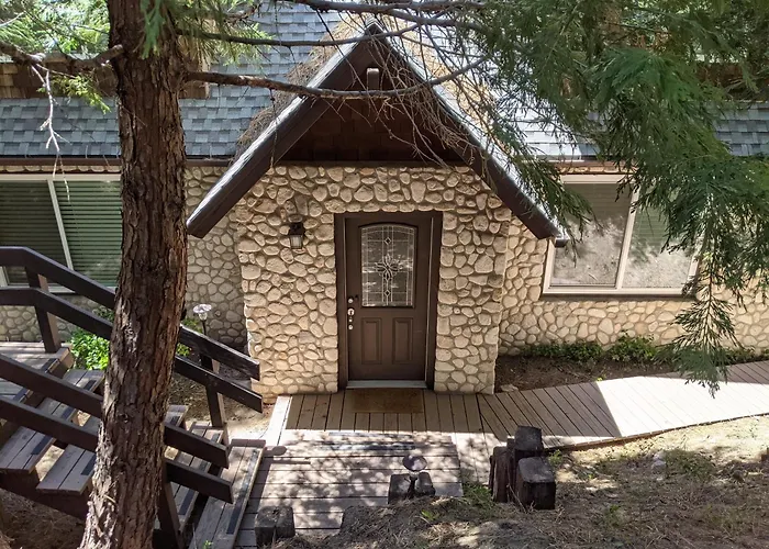 “The Grey Haven” - Secluded Home In The Woods